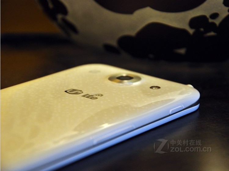 睿风电讯LG E988 港版 白色仅售2899黑色279