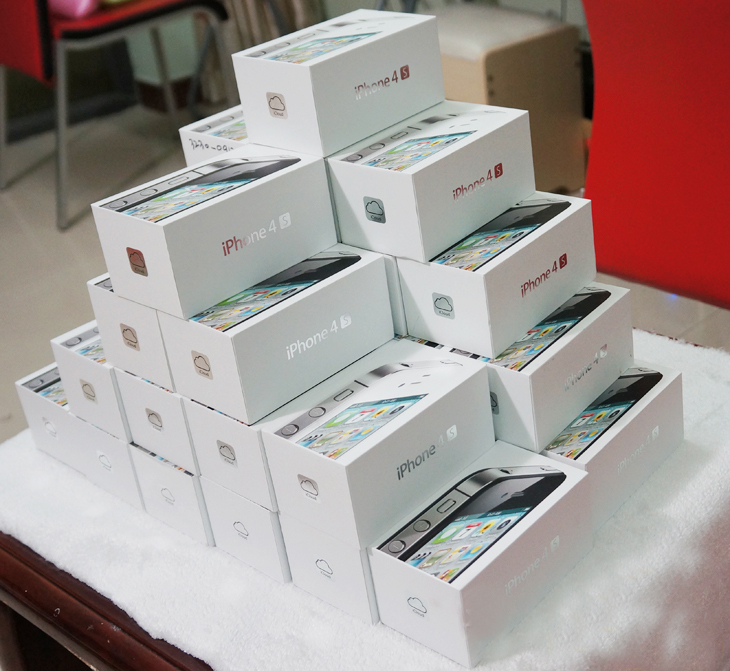 武汉实体店苹果4S特价促销折后价格1350 支持
